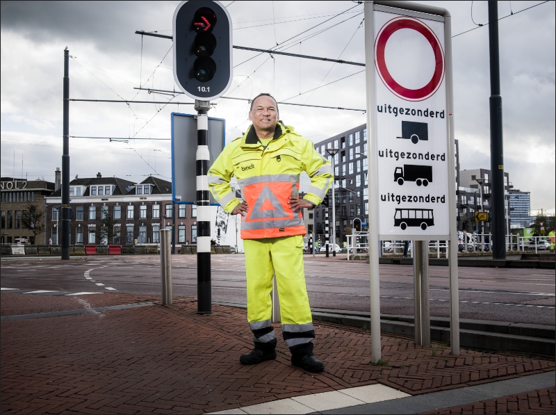 dirk verkeersregelaar – liggend